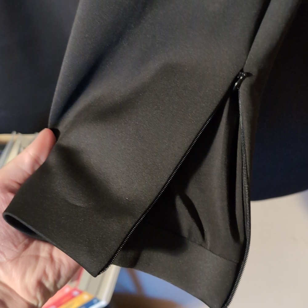 Good American Curvy Boyfriend Jacket - Picture 4 of 7